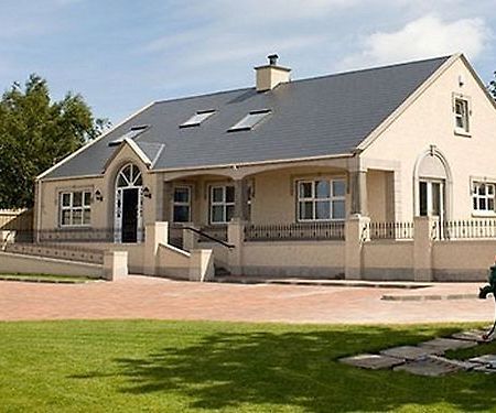 בושמילס Causeway Lodge מראה חיצוני תמונה