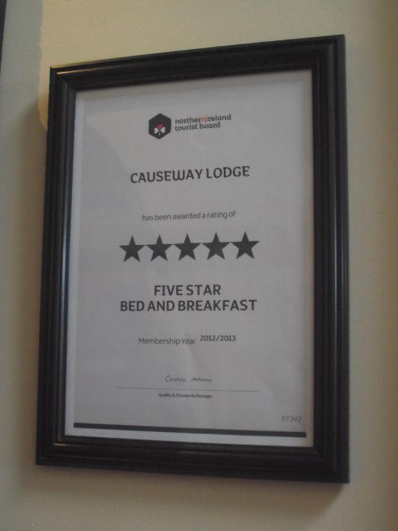 בושמילס Causeway Lodge מראה חיצוני תמונה