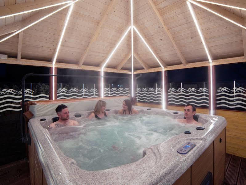 בושמילס Causeway Lodge מראה חיצוני תמונה